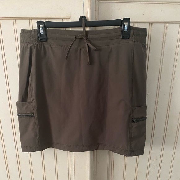 Tangerine brand skort army green size XXL
US size 12-14 - Picture 1 of 9